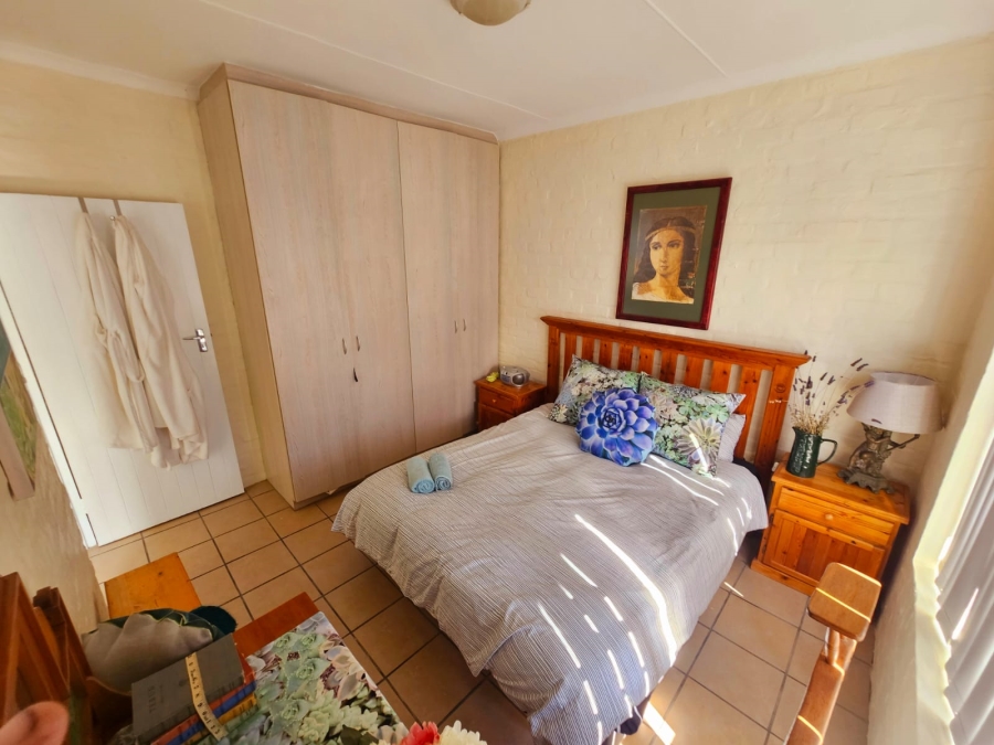 To Let 3 Bedroom Property for Rent in Stilbaai Wes Western Cape